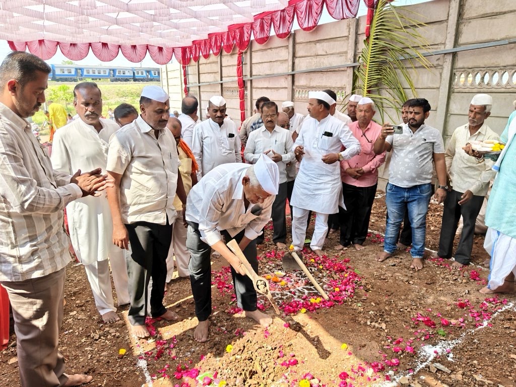 हत्तुरे वस्ती येथे नियोजित श्री विठ्ठल-रुक्मिणी मंदिराचे भूमिपूजन