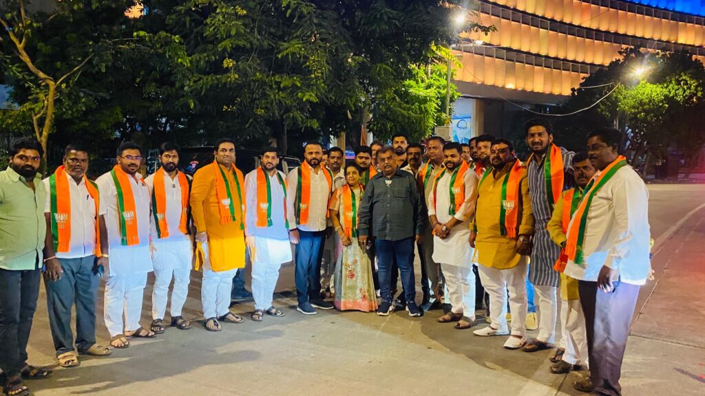 प्रथमेश कोठे यांचा असंख्य कार्यकर्त्यासह भाजपमध्ये प्रवेश