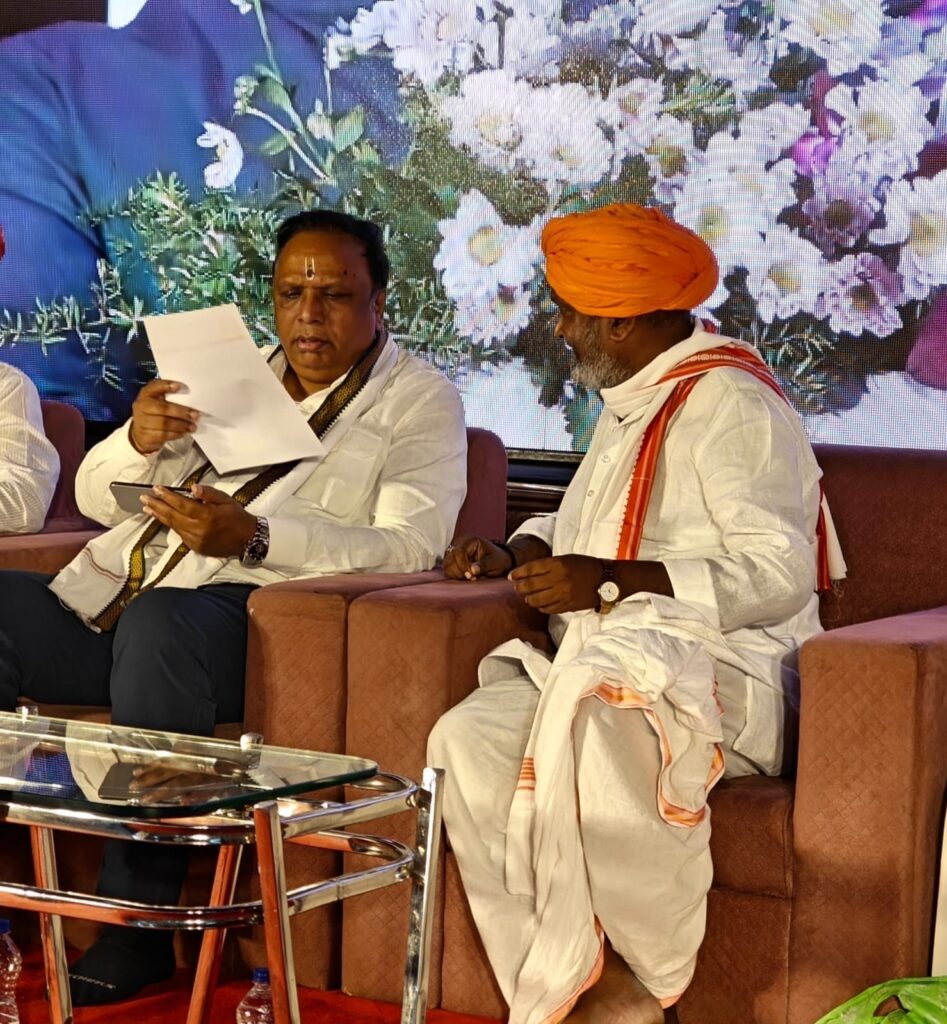 कलाकार मानधन योजना संदर्भात आशिष शेलार यांना सुधाकर इंगळे यांचे निवेदन