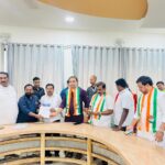 रोजंदारी कामगारांच्या अडचणी सोडविण्याला प्राधान्य देण्याचा राष्ट्रवादीचे सहसंपर्क मंत्री अण्णा बनसोडे यांचा शब्द ! रोजंदारी कामगारांच्या अडचणी सोडविण्याला प्राधान्य देण्याचा राष्ट्रवादीचे सहसंपर्क मंत्री अण्णा बनसोडे यांचा शब्द !