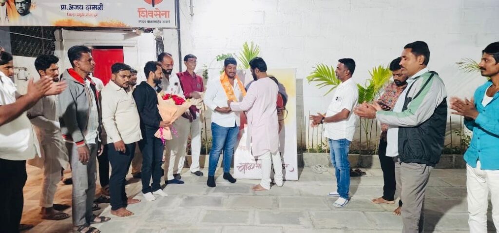 मुस्लिम बांधवांच्या हाती “मशाल”… शिवसेनेच्या विजयाचा निर्धार!