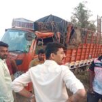 सोलापूर पुणे महामार्गावर भरधाव कारची आयशर टेम्पोला धडक, दोघे जण गंभीर जखमी