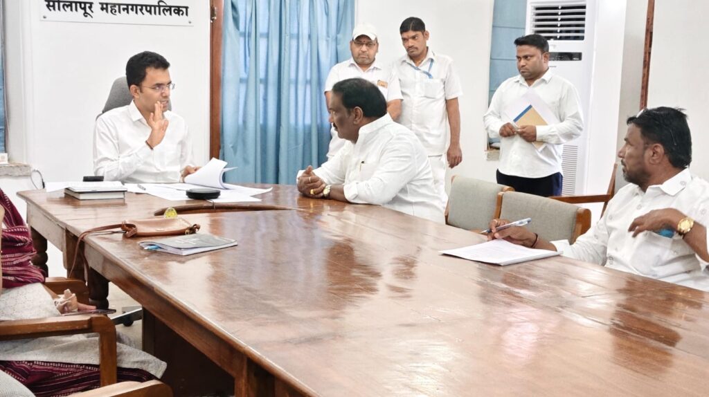 नागरिकांना होत असलेल्या अडचणीबाबत लवकरात लवकर योग्यती अंमलबजावणी करा: आनंदचंदनशिवे नागरिकांना होत असलेल्या अडचणीबाबत लवकरात लवकर योग्यती अंमलबजावणी करा: आनंदचंदनशिवे