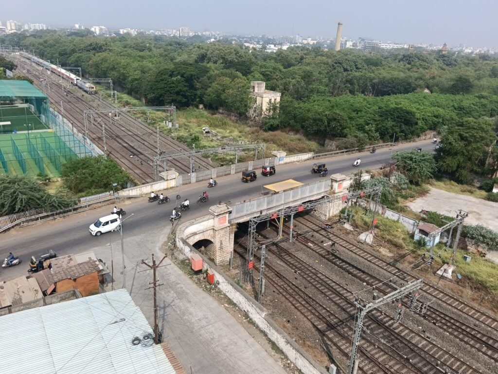 १४ डिसेंबरला ओव्हरब्रिजच्या पाडकामामुळे घेण्यात येणारा ब्लॉक… १४ ते १९ डिसेंबर दरम्यान रेल्वे वाहतुकीवर असा होणारा परिणाम