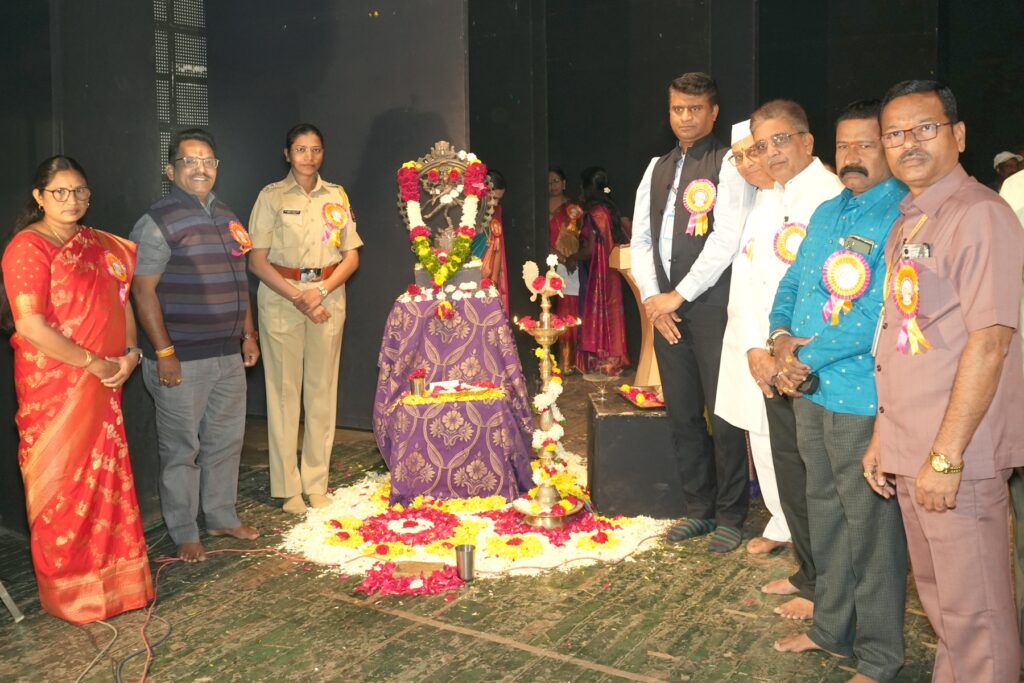 सौ.भू.म.पुल्ली कन्या प्रशाला ,कनिष्ठ महाविद्यालयाचे वार्षिक पारितोषिक वितरण व स्नेहसंमेलन सोहळा उत्साहात साजरा