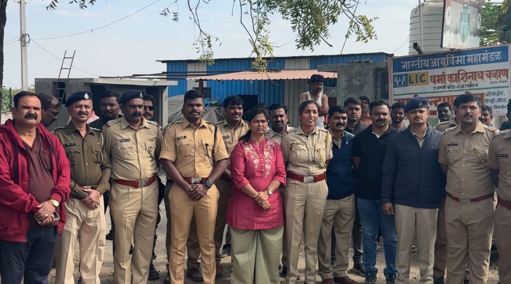 पोलिसांच्या छाप्यात आढळलेल्या 30 लाख 96 हजारांचा मुद्देमाल केला नाश