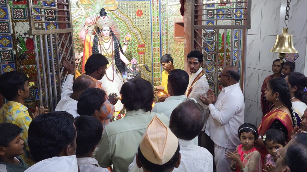 महाशिवरात्री निमित्त जेमीनी सांस्कृतिक मंडळात रुद्राभिषेक व महाआरती महाशिवरात्री निमित्त जेमीनी सांस्कृतिक मंडळात रुद्राभिषेक व महाआरती