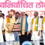 सोलापूरच्या विकासासाठी मुख्यमंत्र्यांनी दिल्या महापौरांना शुभेच्छा