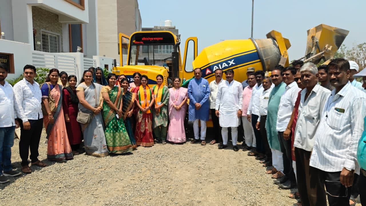 आ. देवेंद्र कोठे यांच्या विकास निधीतून प्रभाग सहामध्ये रस्ता काँक्रिटीकरण कामाचा शुभारंभ