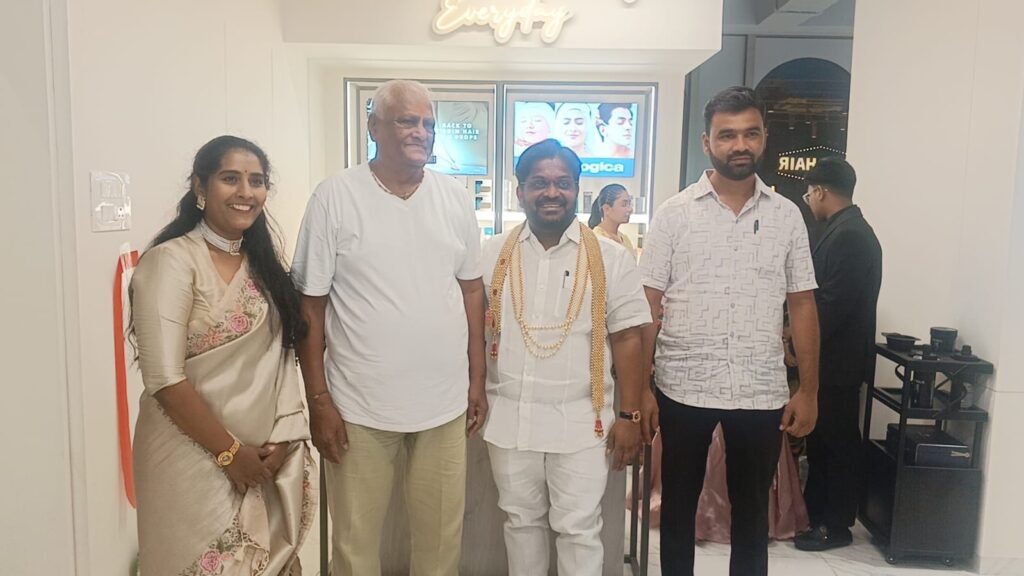 सोलापुरात ‘यश लॅक्मे सलून’चा भव्य शुभारंभ; आधुनिक सौंदर्य सेवांनी शहराला नवा ग्लॅमर टच!