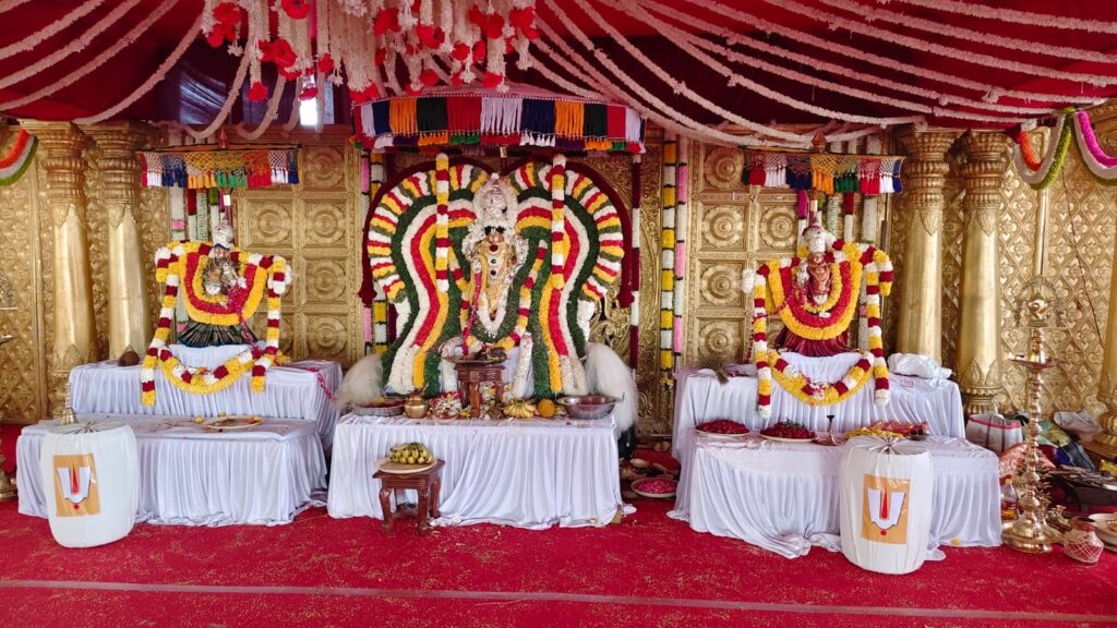 श्री श्रीनिवासा कल्याण महोत्सव भक्तीपूर्ण वातावरणात संपन्न श्री श्रीनिवासा कल्याण महोत्सव भक्तीपूर्ण वातावरणात संपन्न