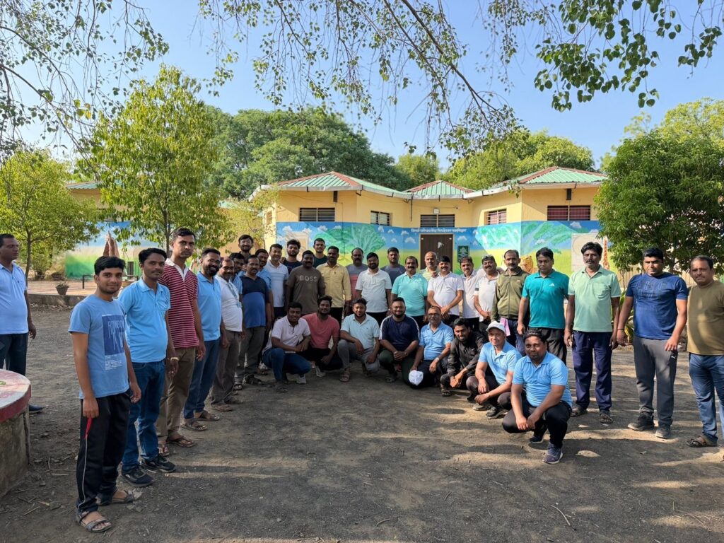 जागतिक योग दिनानिमित्त श्री सिद्धेश्वर वनविहार येथे उत्साहात योग साधना जागतिक योग दिनानिमित्त श्री सिद्धेश्वर वनविहार येथे उत्साहात योग साधना