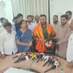 आषाढी वारीच्या यशस्वी नियोजन व व्यवस्थापनाबद्दल” पालकमंत्री गोरेंचा सत्कार