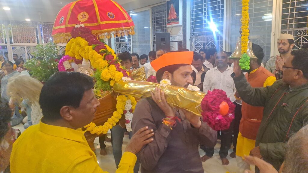 स्वामी समर्थ सेवा मंडळाच्या गुरुपौर्णिमा महोत्सवाची सांगता स्वामी समर्थ सेवा मंडळाच्या गुरुपौर्णिमा महोत्सवाची सांगता