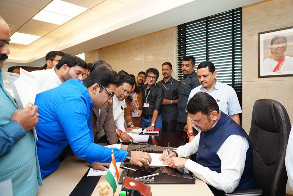 रेबीजने मृत्यू झालेल्या समर्थच्या कुटुंबाला मुख्यमंत्री सहाय्यता निधीतून आर्थिक मदत मिळावी रेबीजने मृत्यू झालेल्या समर्थच्या कुटुंबाला मुख्यमंत्री सहाय्यता निधीतून आर्थिक मदत मिळावी