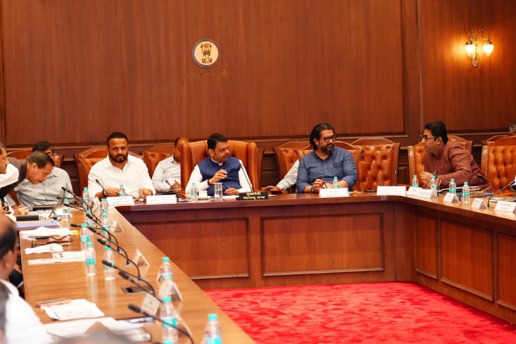 उड्डाणपुलासह पाणीपुरवठा आणि आयटी पार्क, विमानसेवेचा विषय मुख्यमंत्र्यांकडून लागला मार्गी