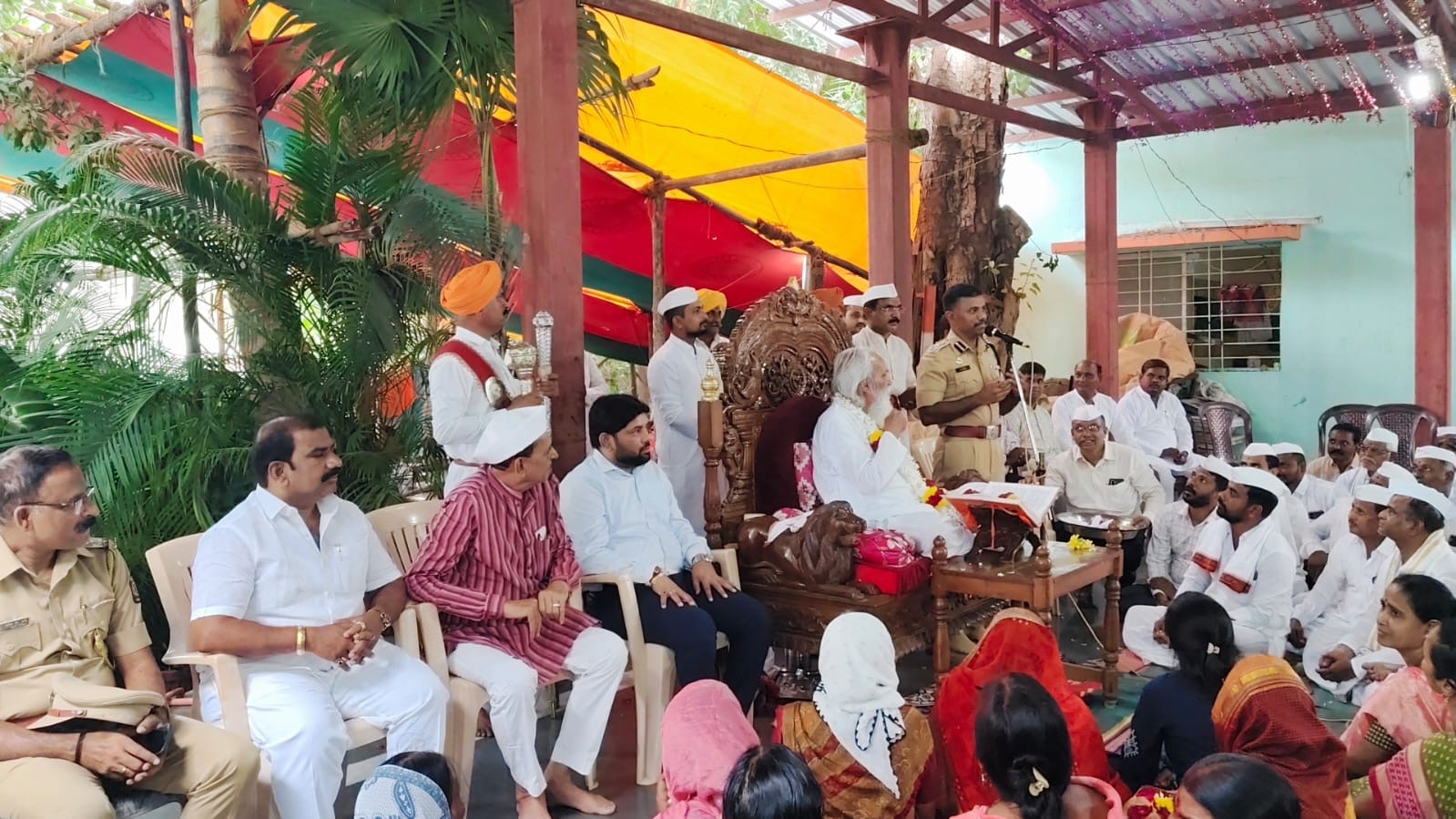 श्रीकृष्ण‎ जन्माष्टमीनिमित्त ह.भ.प.शिवलाल महाराज यांच्या‎ दिव्य‎ सानिध्यात गुलाल सोहळा