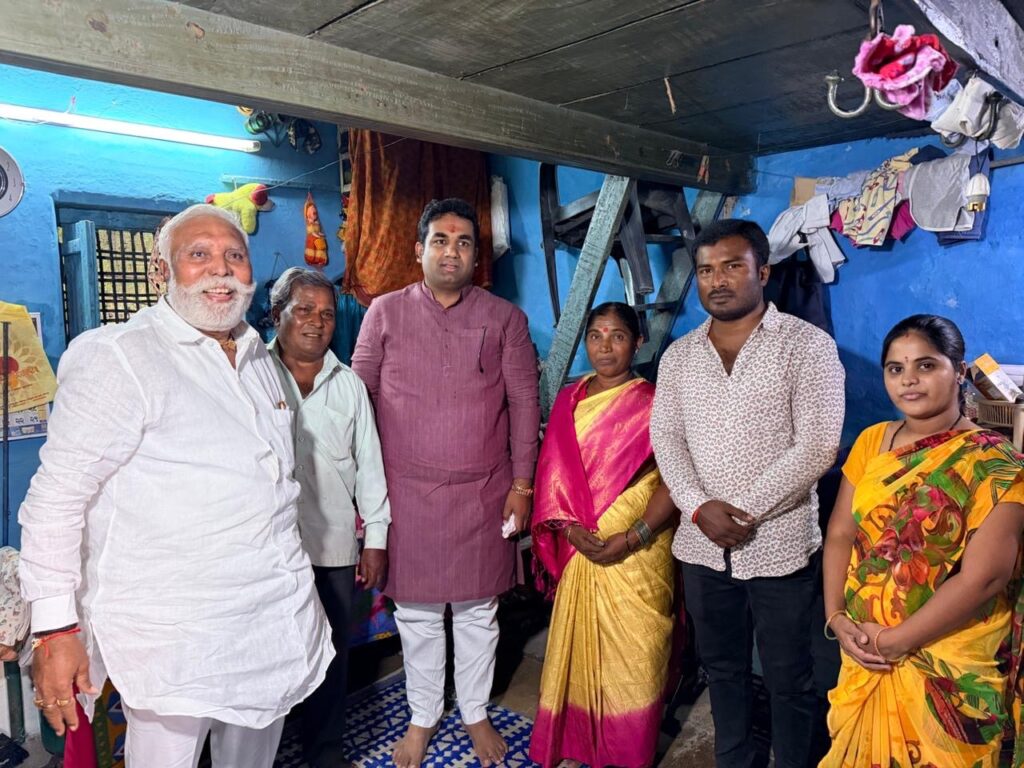 देव देश धर्माच्या कार्याला प्राथमिकता देण्याची आवश्यकता – आमदार देवेंद्र कोठे देव देश धर्माच्या कार्याला प्राथमिकता देण्याची आवश्यकता – आमदार देवेंद्र कोठे